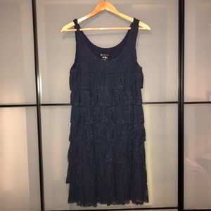 sleeveless lace dress